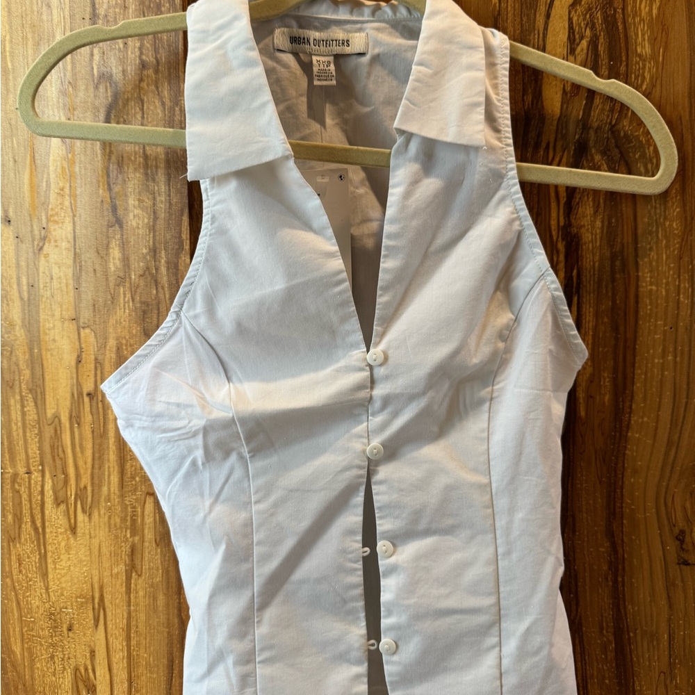 Urban Outfitters Party girl cotton blend button down sleeveless shirt - Picture 8 of 10
